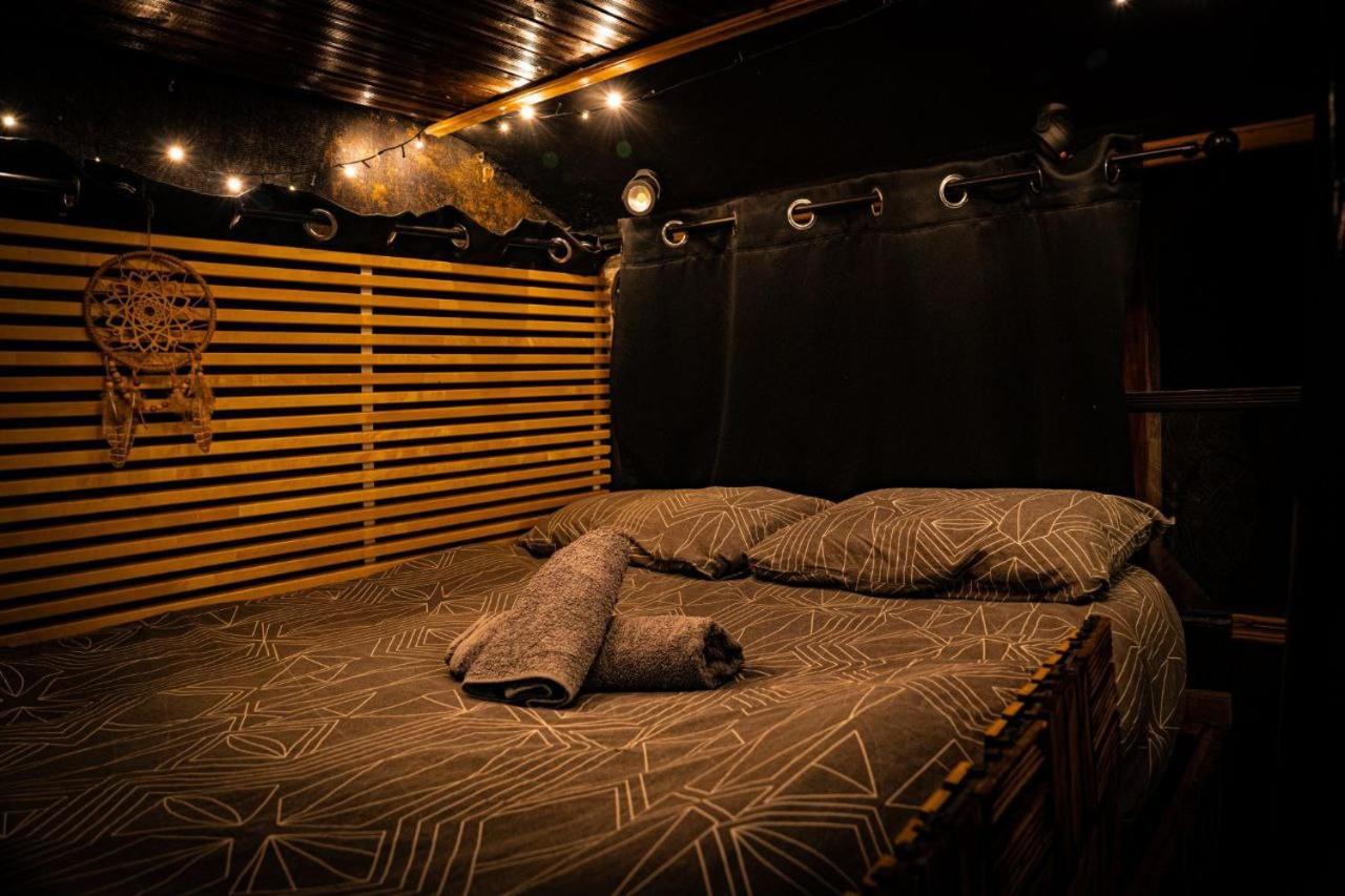 - Magic Bus - Hotel Hlóraka Kültér fotó